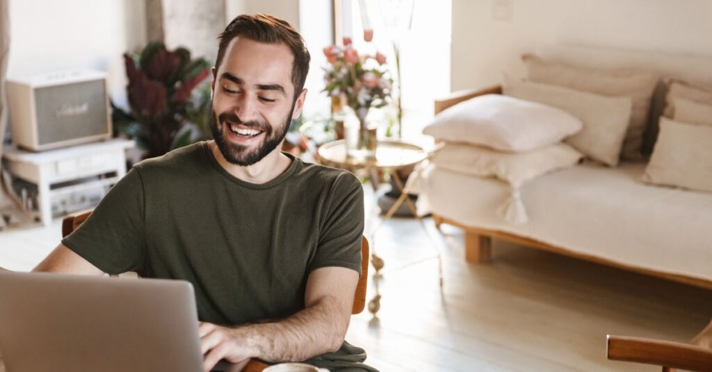 www.aumcliquedevoce.com Como ganhar dinheiro em casa: 7 ideias reais para começar com o que você já sabe